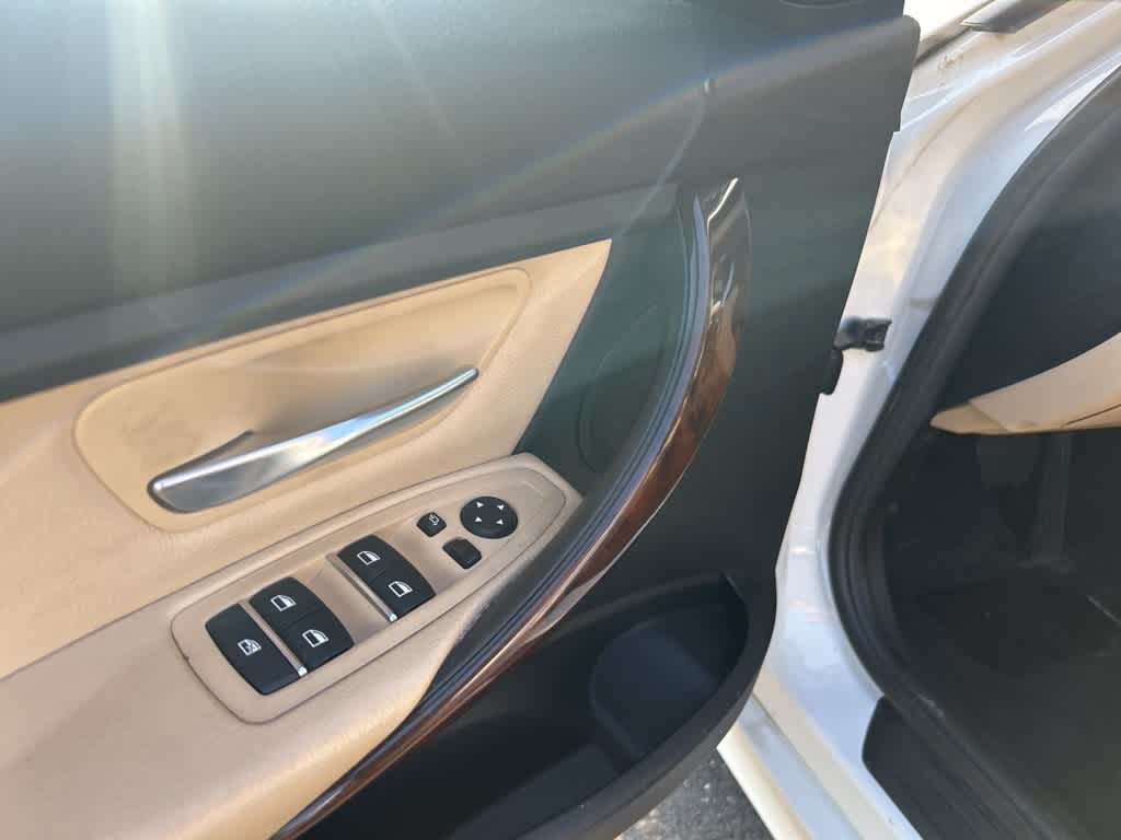 2017 BMW 3 Series 320i xDrive 13