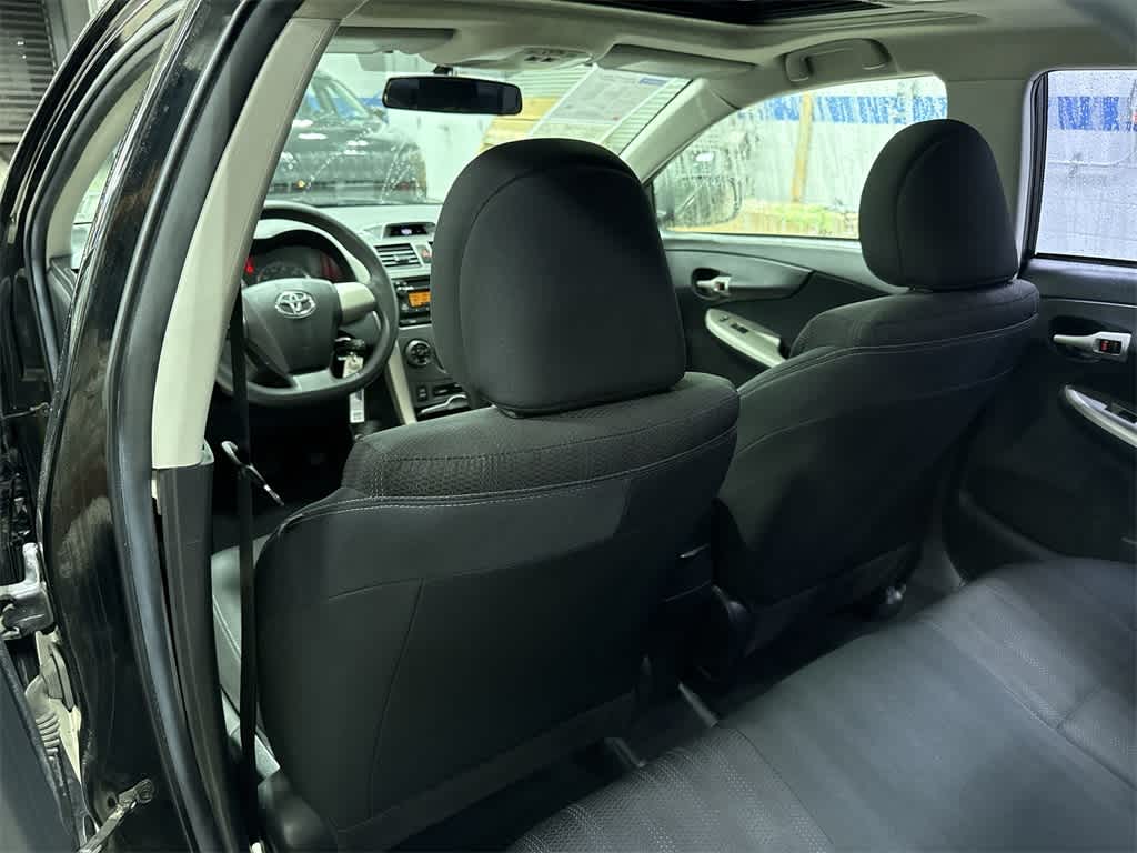 Thumbnail: 2012 Toyota Corolla - 27