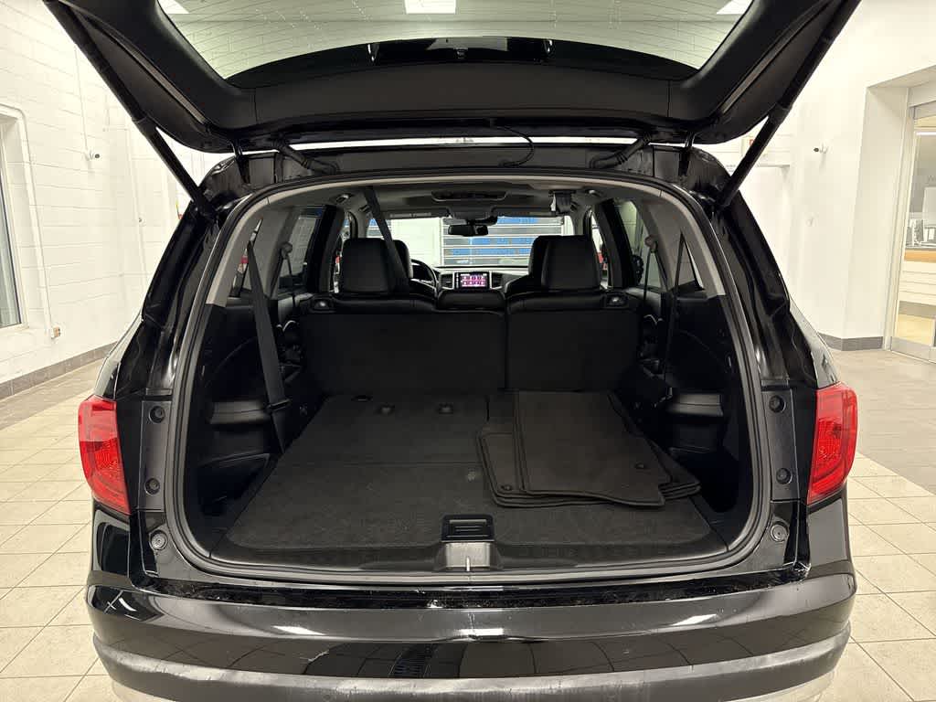 Thumbnail: 2017 Honda Pilot - 11