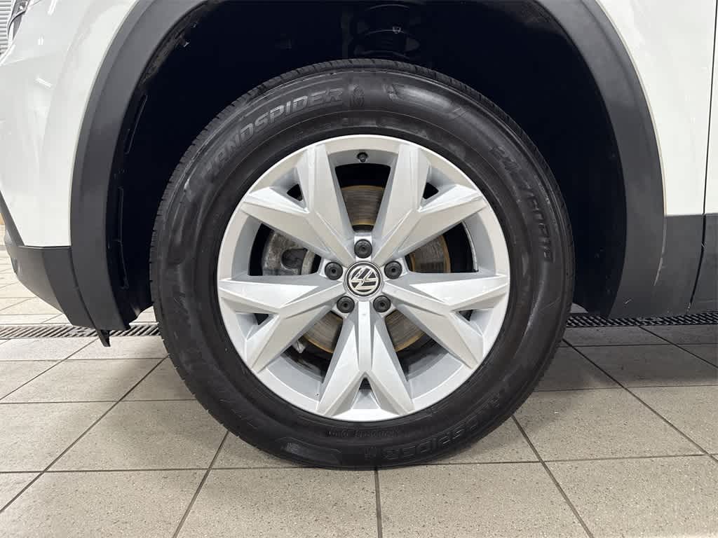 Thumbnail: 2018 Volkswagen Atlas - 10