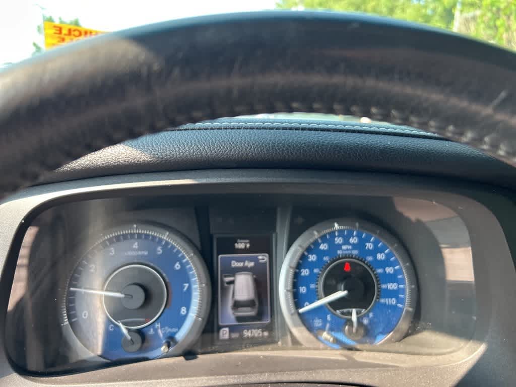 Thumbnail: 2015 Toyota Sienna - 21