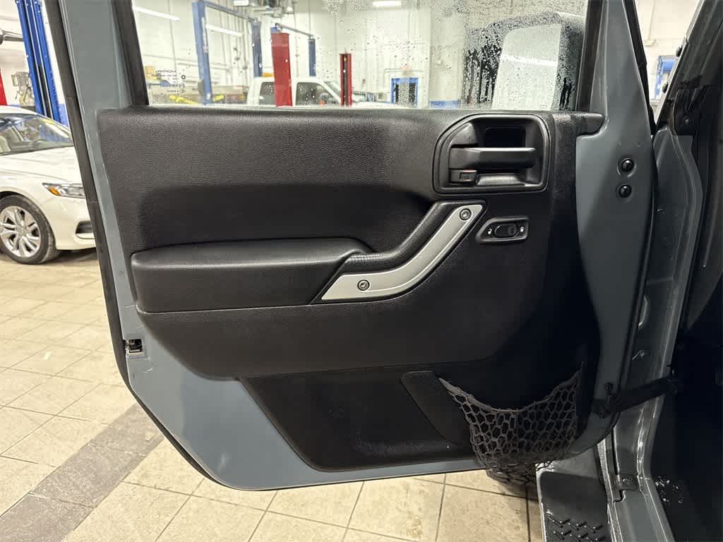 Thumbnail: 2014 Jeep Wrangler - 26