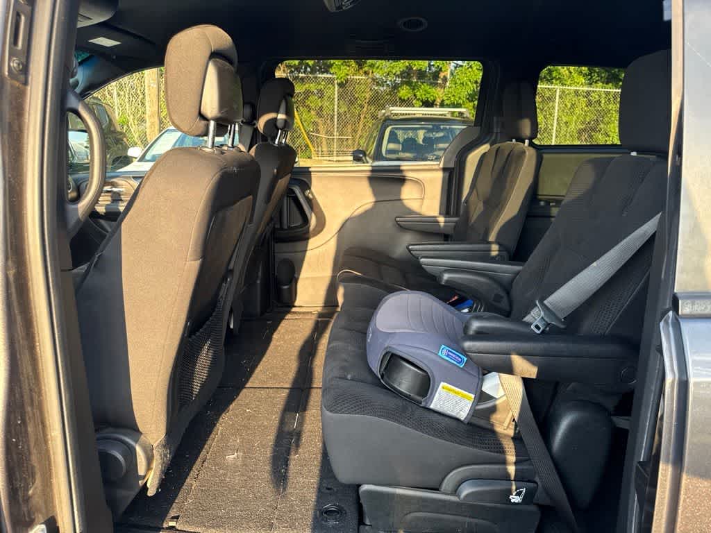 Thumbnail: 2018 Dodge Grand Caravan - 16