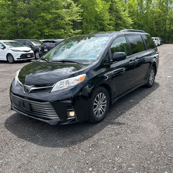 Thumbnail: 2020 Toyota Sienna - 2