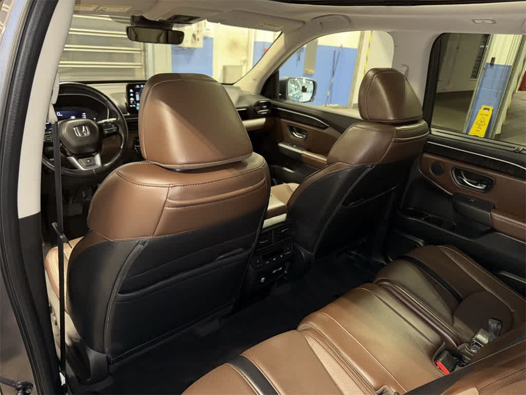 Thumbnail: 2023 Honda Pilot - 32