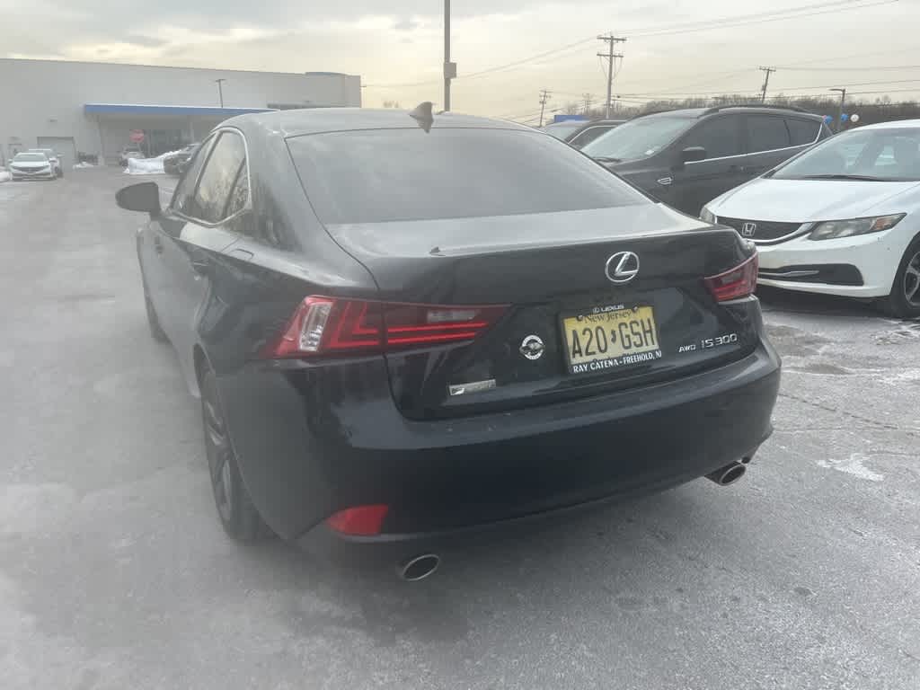 Thumbnail: 2016 Lexus IS - 21