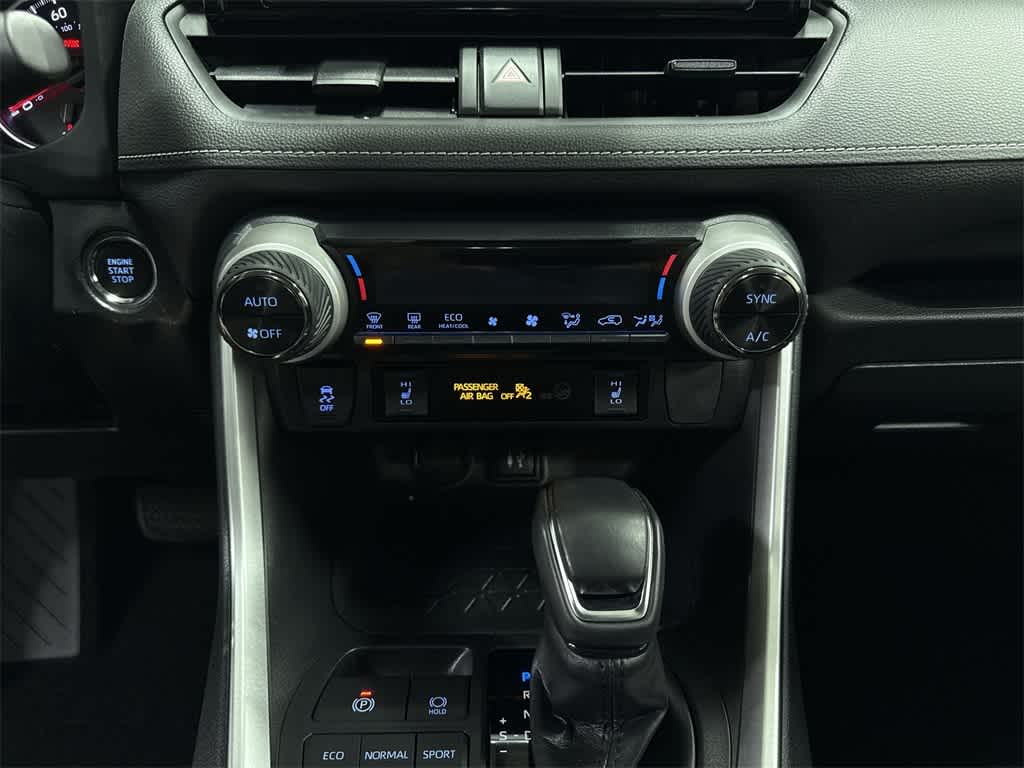 Thumbnail: 2019 Toyota RAV4 - 21