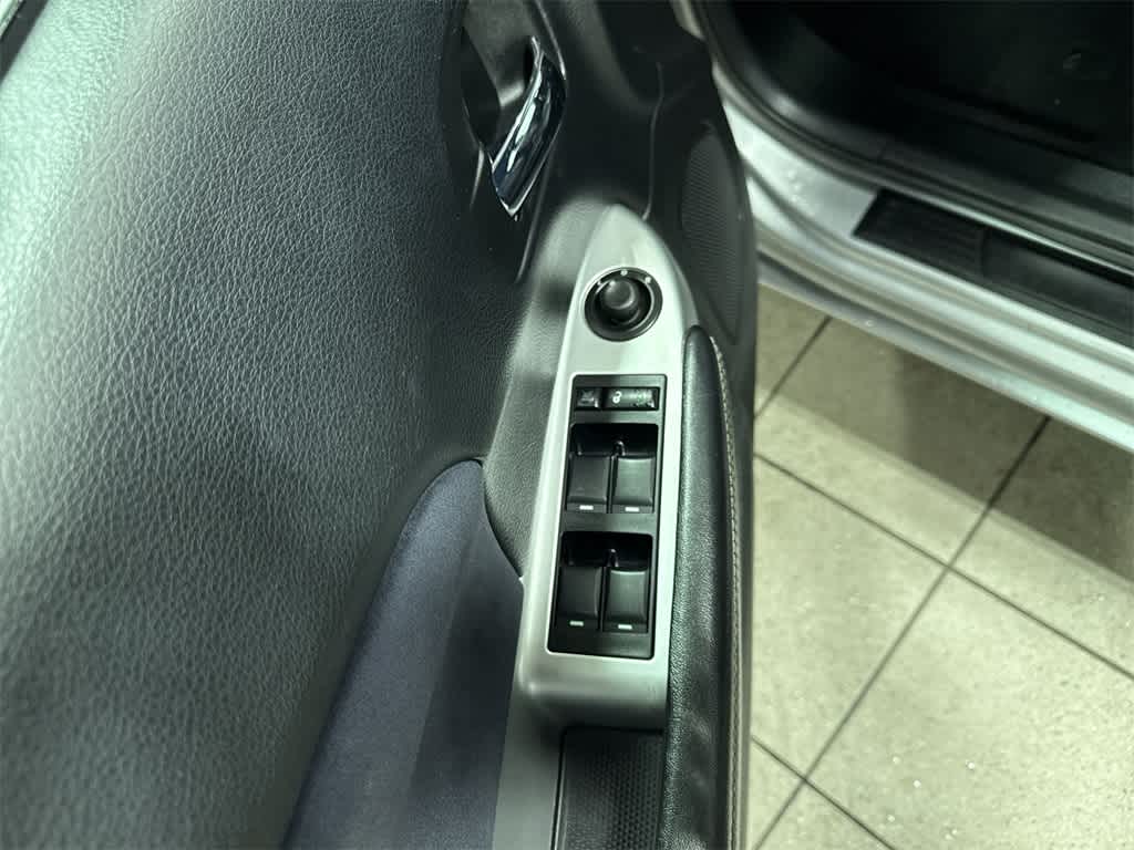 Thumbnail: 2013 Chrysler 200 - 23