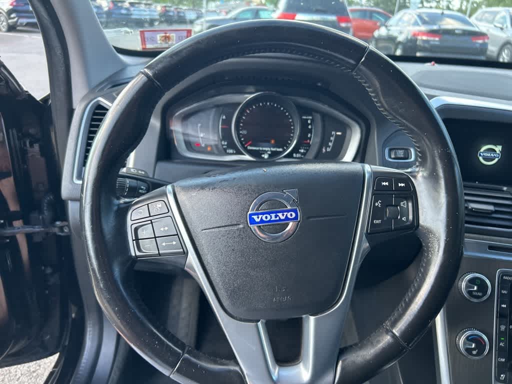 Thumbnail: 2015 Volvo XC60 - 16