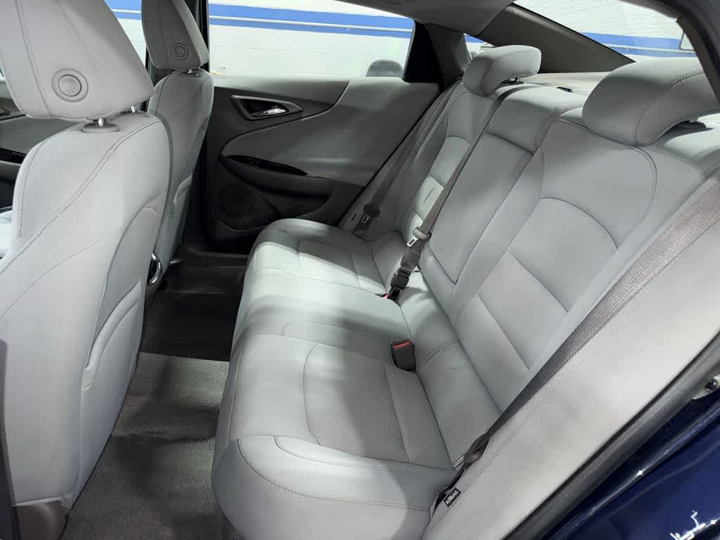 Thumbnail: 2018 Chevrolet Malibu - 17