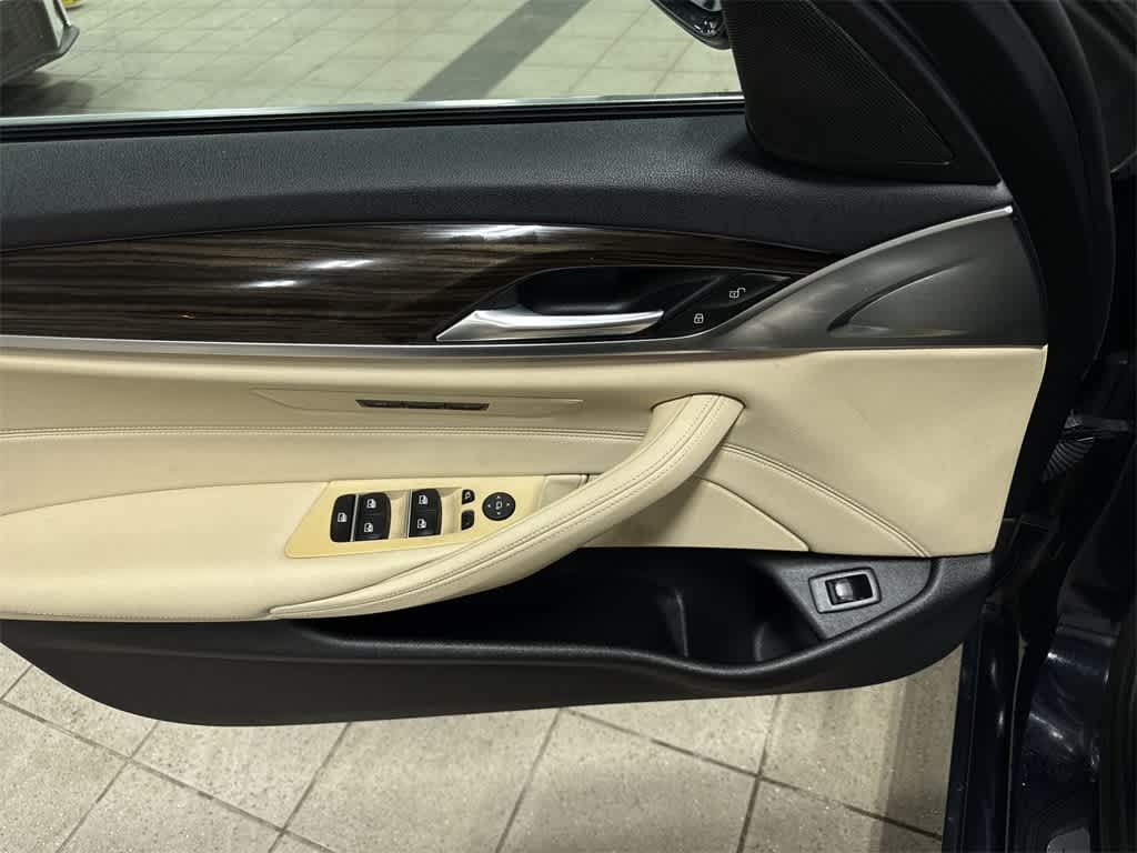 Thumbnail: 2019 BMW 5 Series - 23