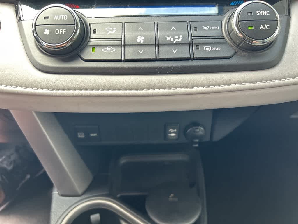 Thumbnail: 2018 Toyota RAV4 - 22