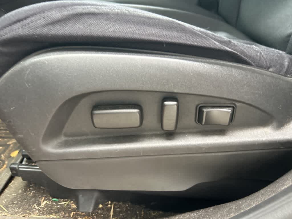 Thumbnail: 2011 Chevrolet Equinox - 12