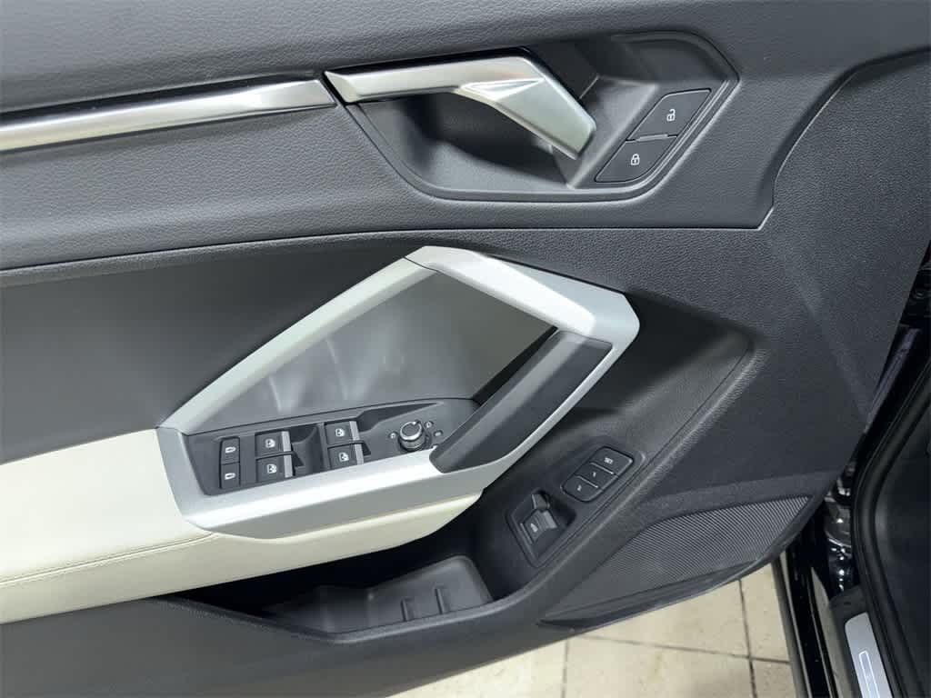 Thumbnail: 2024 Audi Q3 - 22