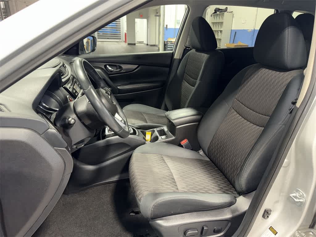 Thumbnail: 2017 Nissan Rogue - 14