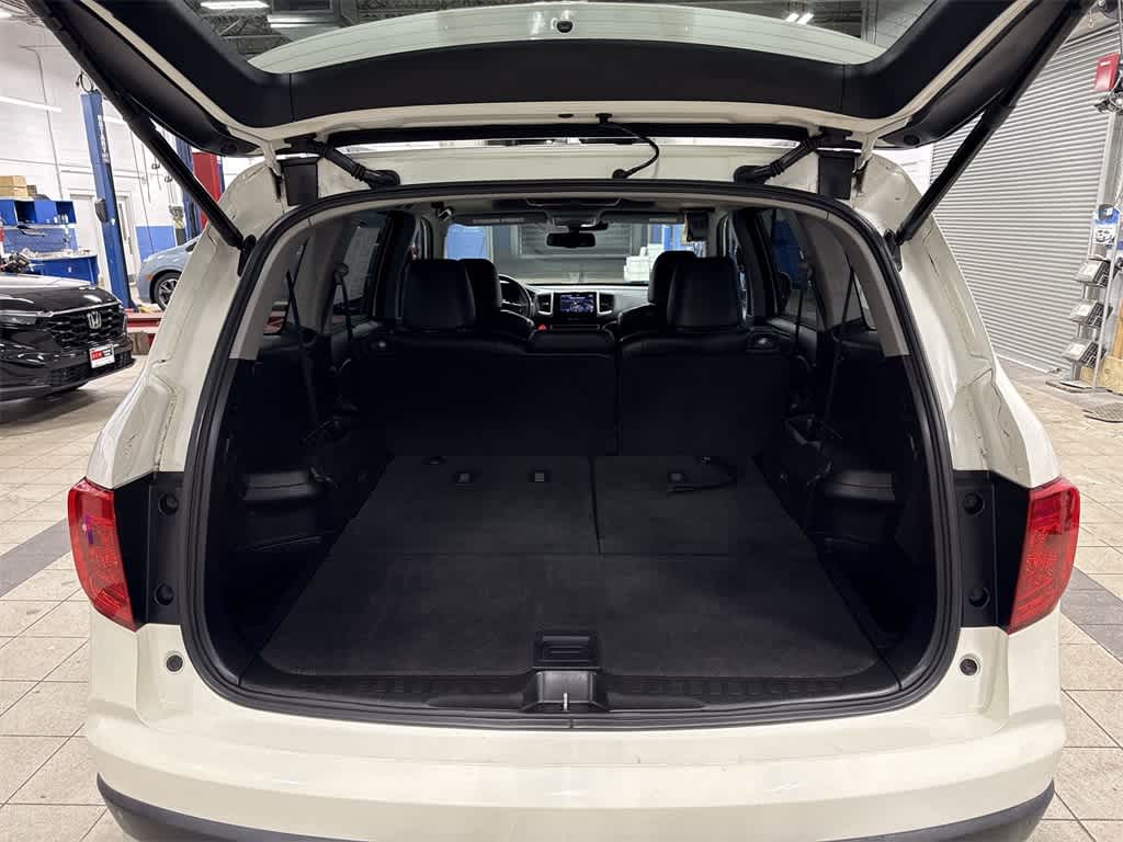 Thumbnail: 2018 Honda Pilot - 10