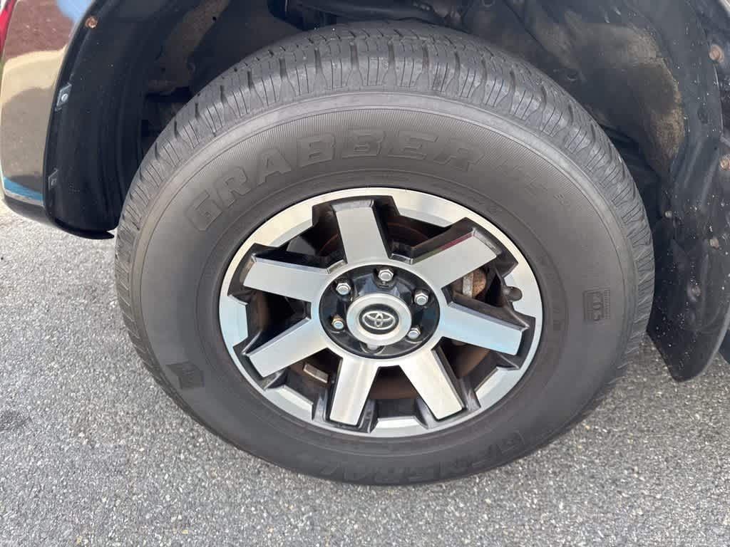 Thumbnail: 2019 Toyota 4Runner - 23