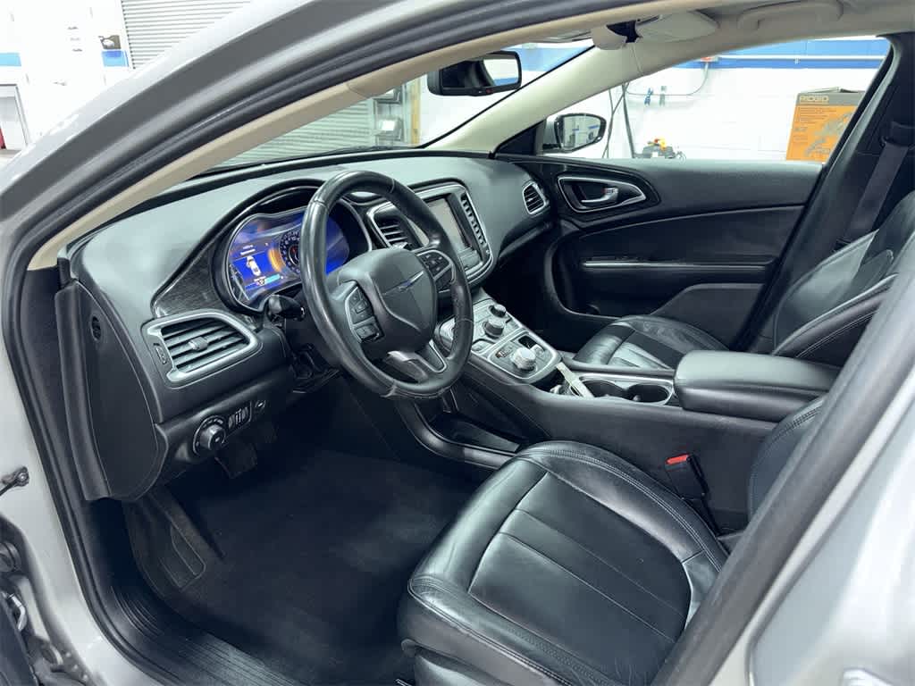 Thumbnail: 2015 Chrysler 200 - 27