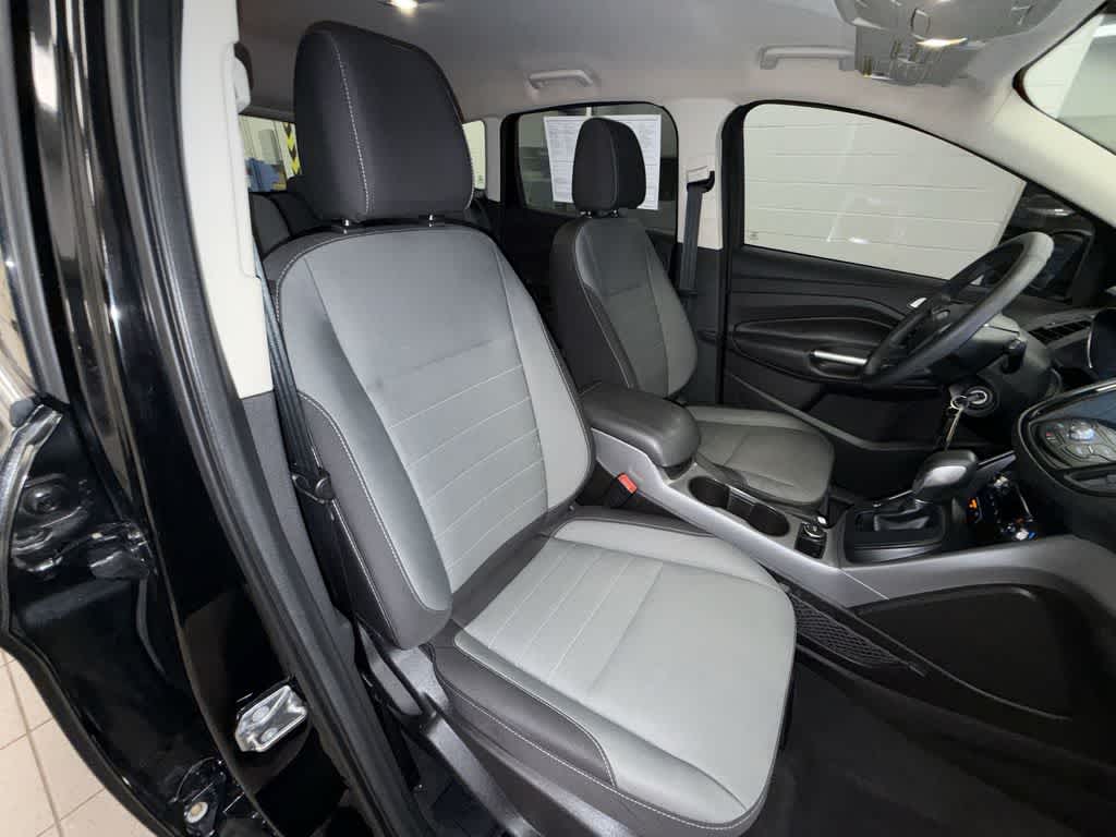 Thumbnail: 2016 Ford Escape - 16