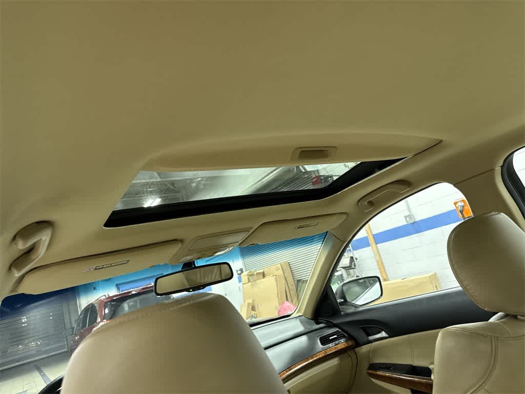 Thumbnail: 2011 Honda Accord - 23