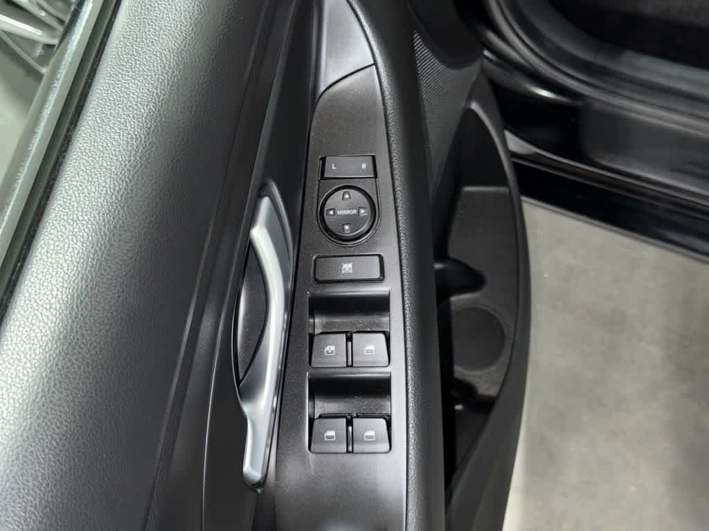 Thumbnail: 2019 Hyundai Elantra - 22