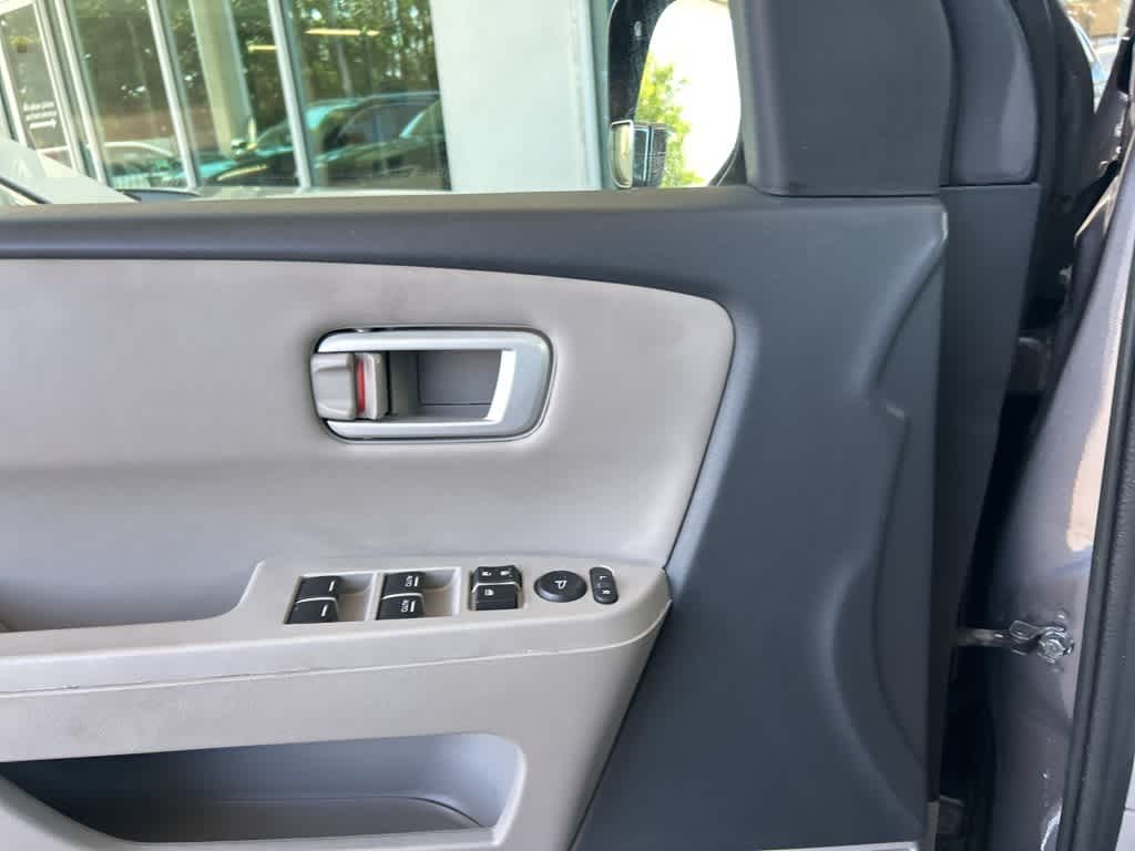 Thumbnail: 2015 Honda Pilot - 26
