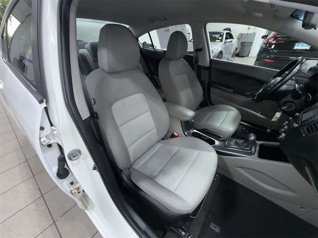 Thumbnail: 2016 Kia Forte - 15