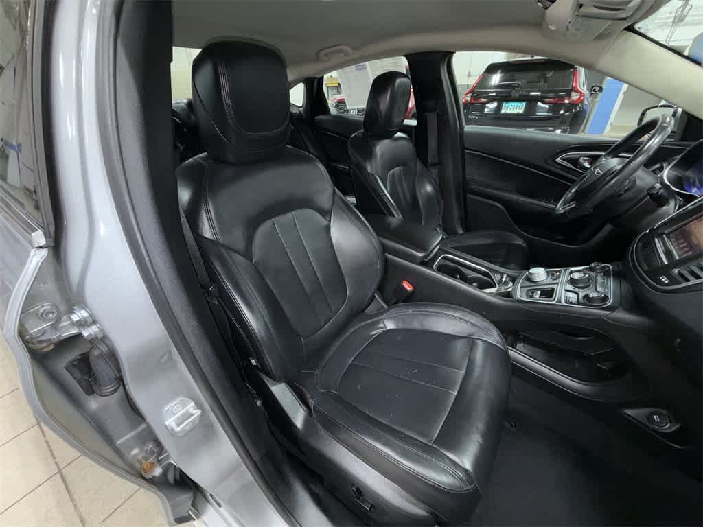 Thumbnail: 2015 Chrysler 200 - 15