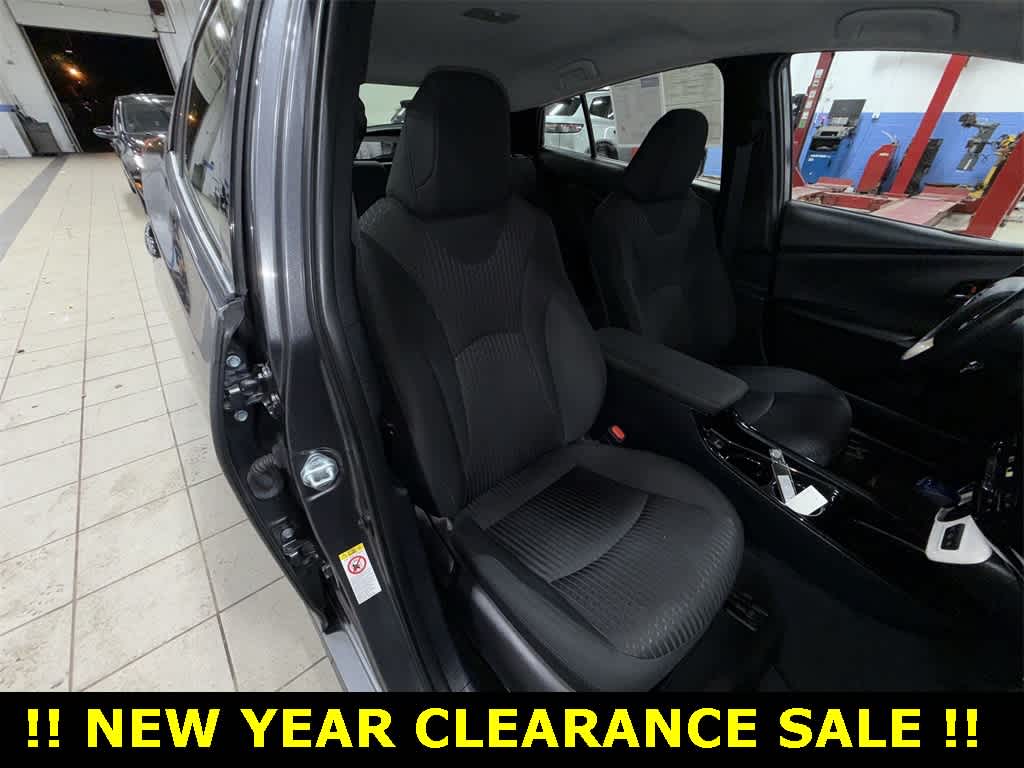 Thumbnail: 2017 Toyota Prius Prime - 16