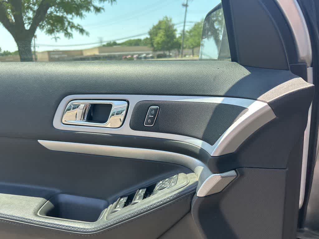 Thumbnail: 2014 Ford Explorer - 15