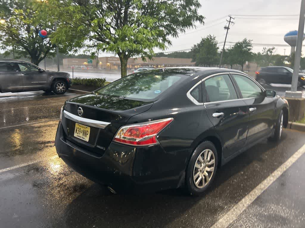 Thumbnail: 2015 Nissan Altima - 4