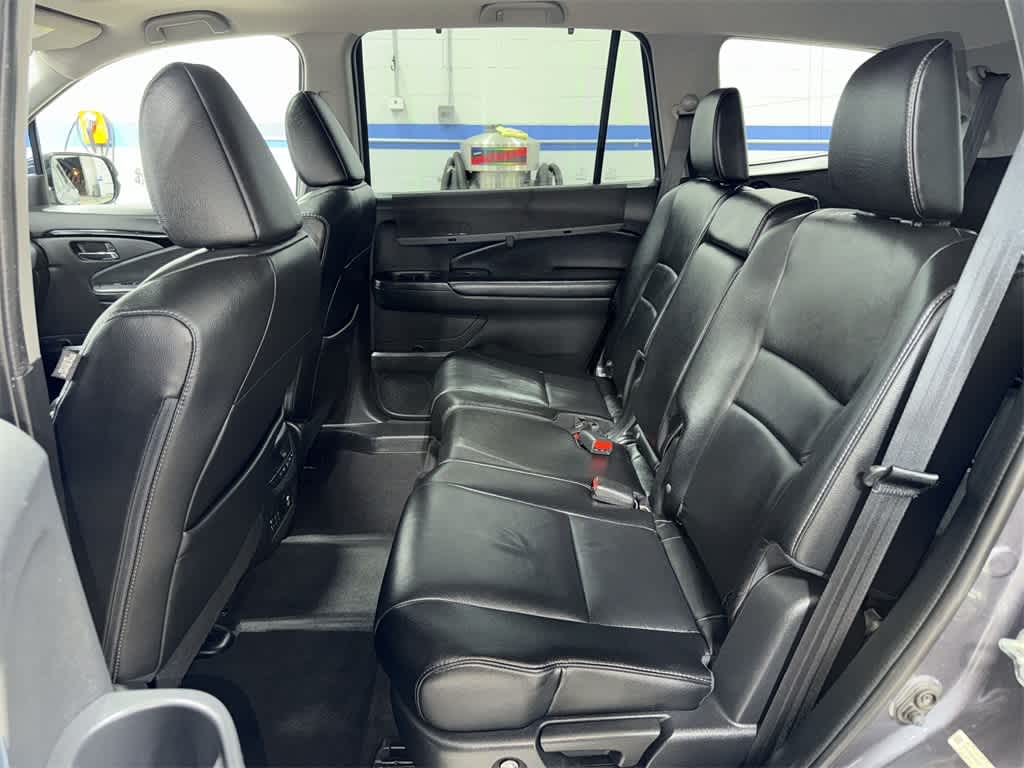 Thumbnail: 2016 Honda Pilot - 17