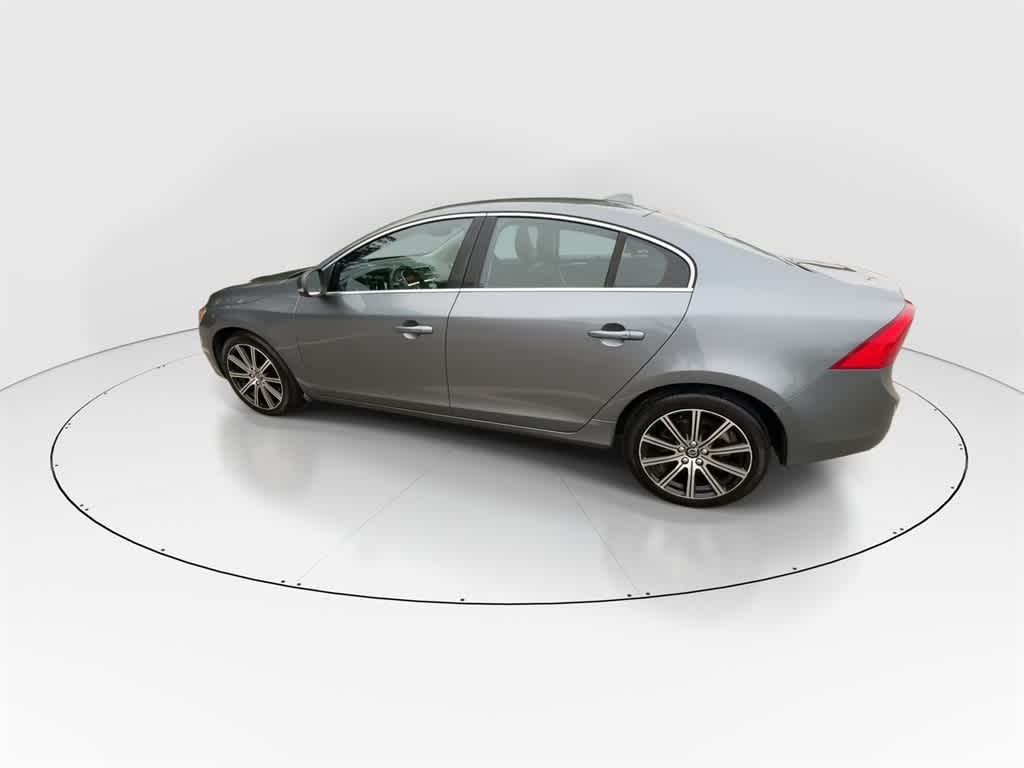 Thumbnail: 2018 Volvo S60 - 6