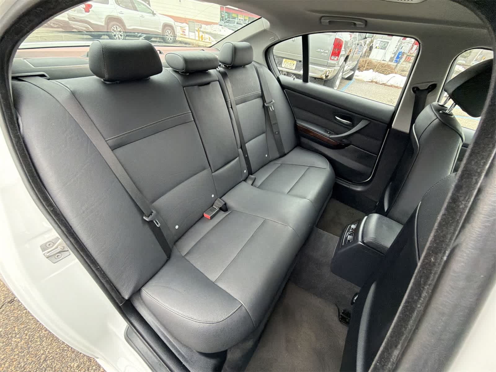 Thumbnail: 2010 BMW 3 Series - 21