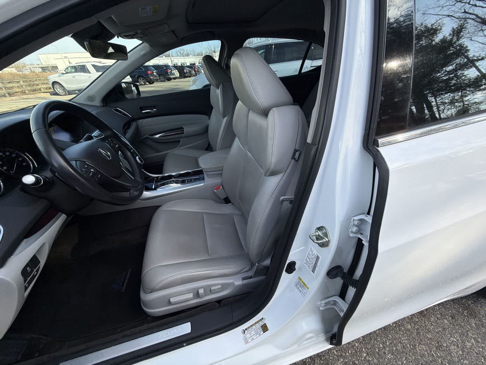 Thumbnail: 2017 Acura TLX - 19