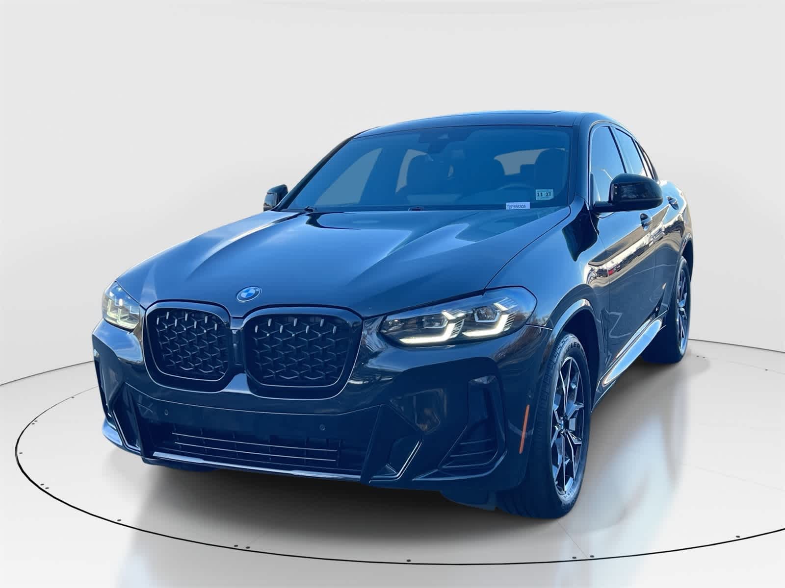 Thumbnail: 2023 BMW X4 - 1