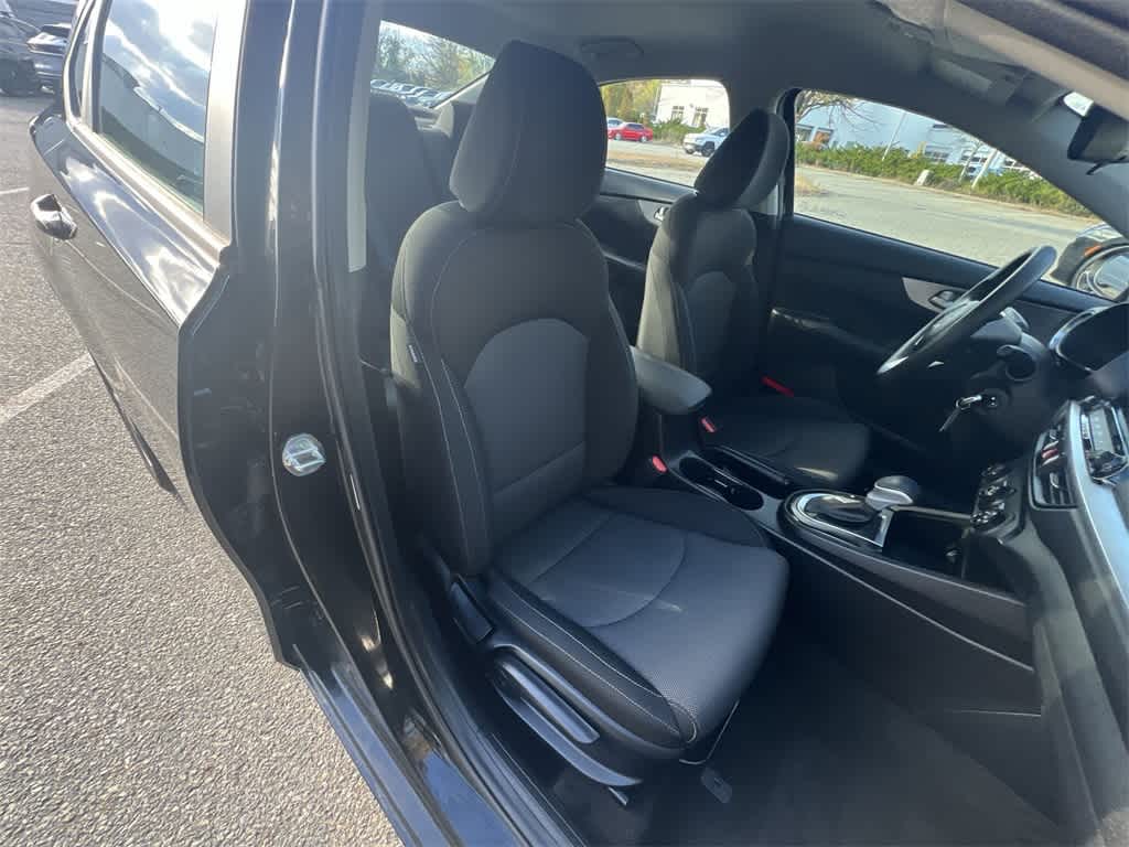 Thumbnail: 2023 Kia Forte - 22