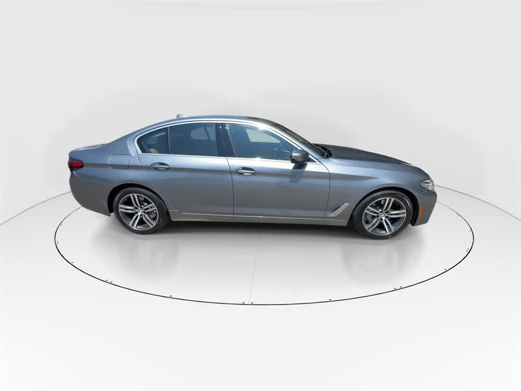Thumbnail: 2022 BMW 5 Series - 9