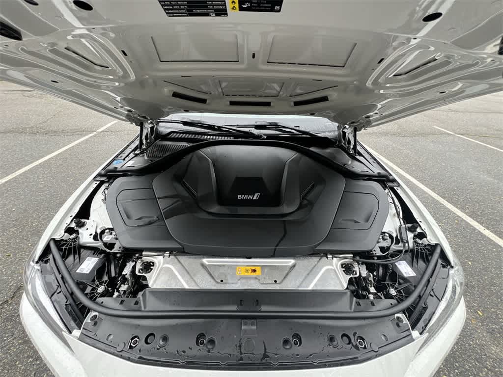 Thumbnail: 2025 BMW i4 - 17