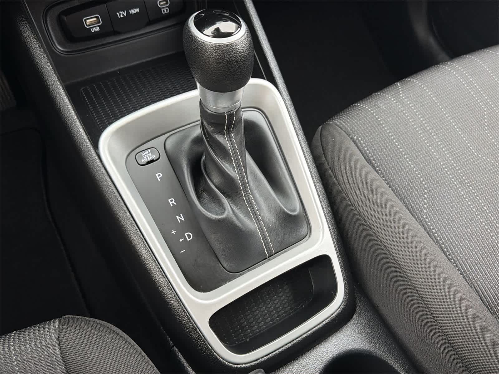 Thumbnail: 2023 Hyundai Venue - 25