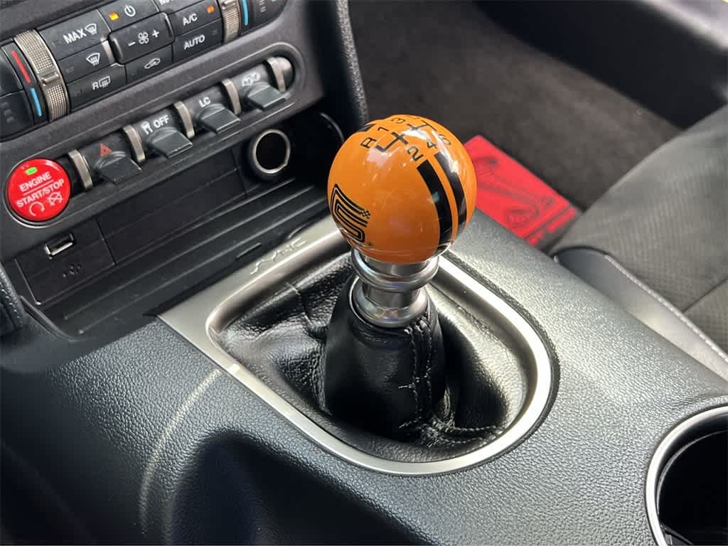 Thumbnail: 2018 Ford Econoline - 25