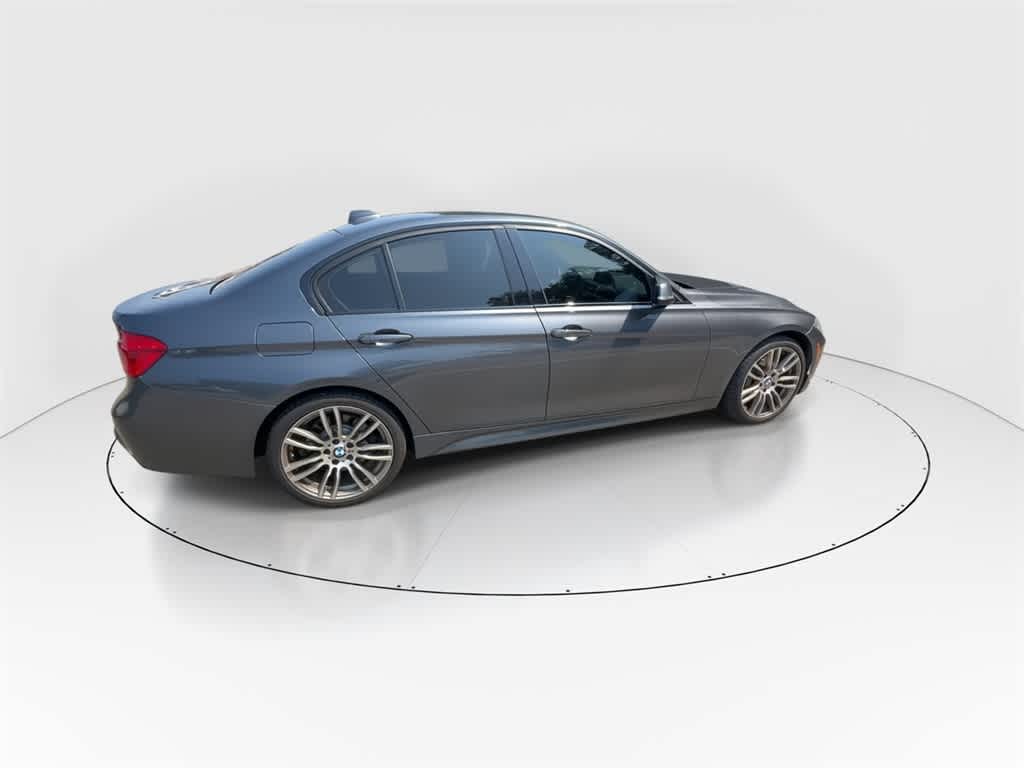 Thumbnail: 2016 BMW 3 Series - 9