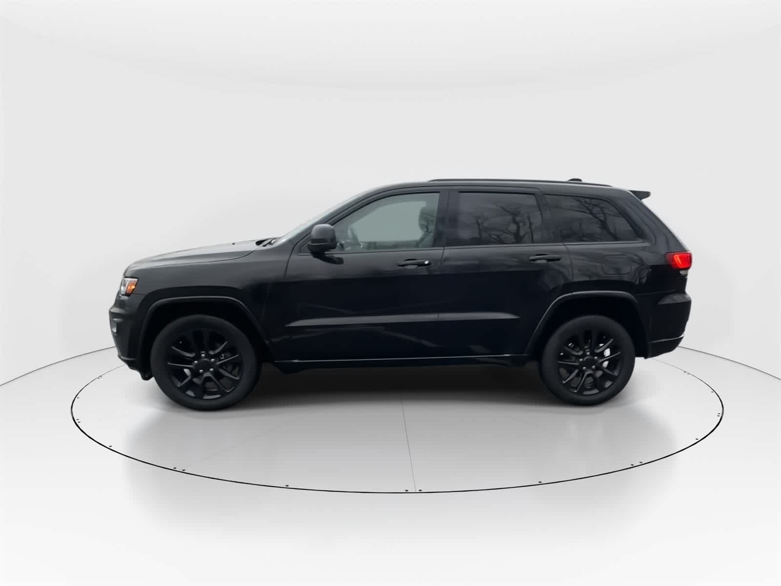 Thumbnail: 2017 Jeep Grand Cherokee - 6