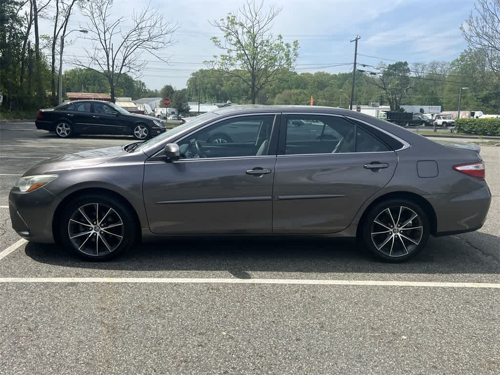 Thumbnail: 2015 Toyota Camry - 11