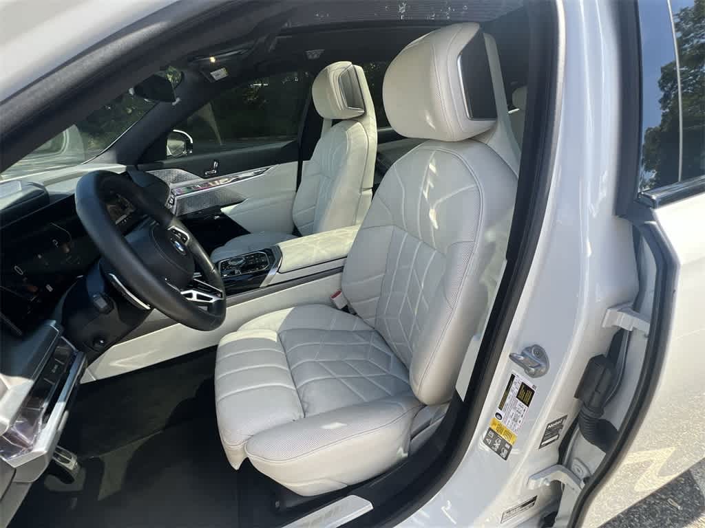 Thumbnail: 2023 BMW 7 Series - 19