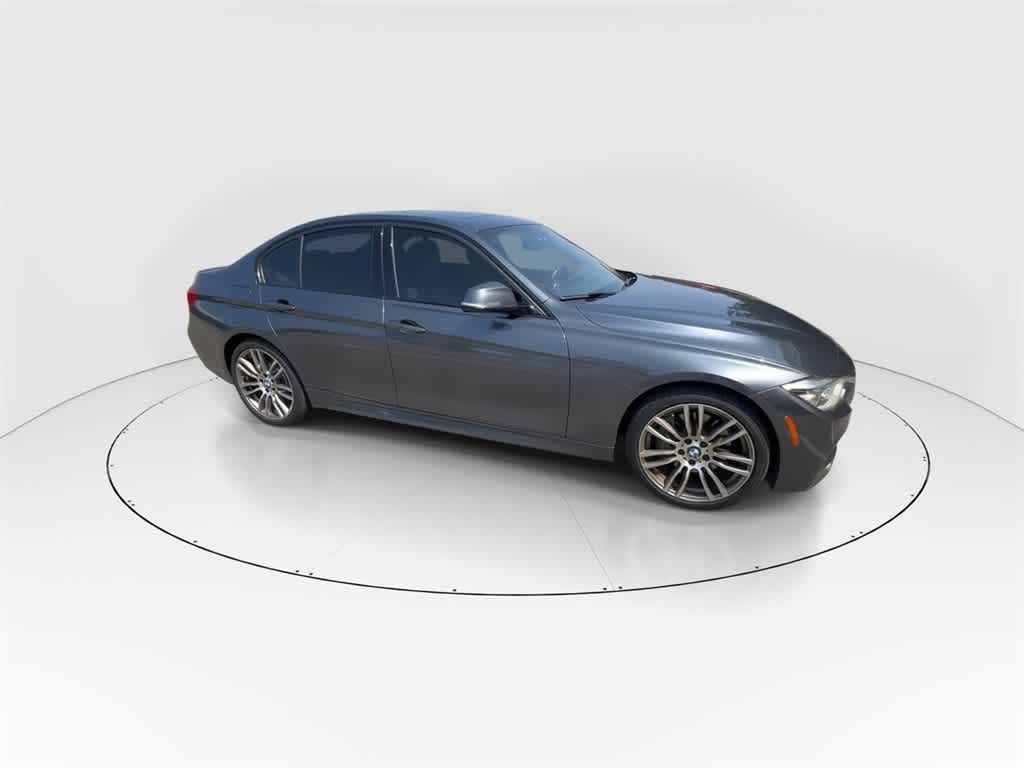 Thumbnail: 2016 BMW 3 Series - 2