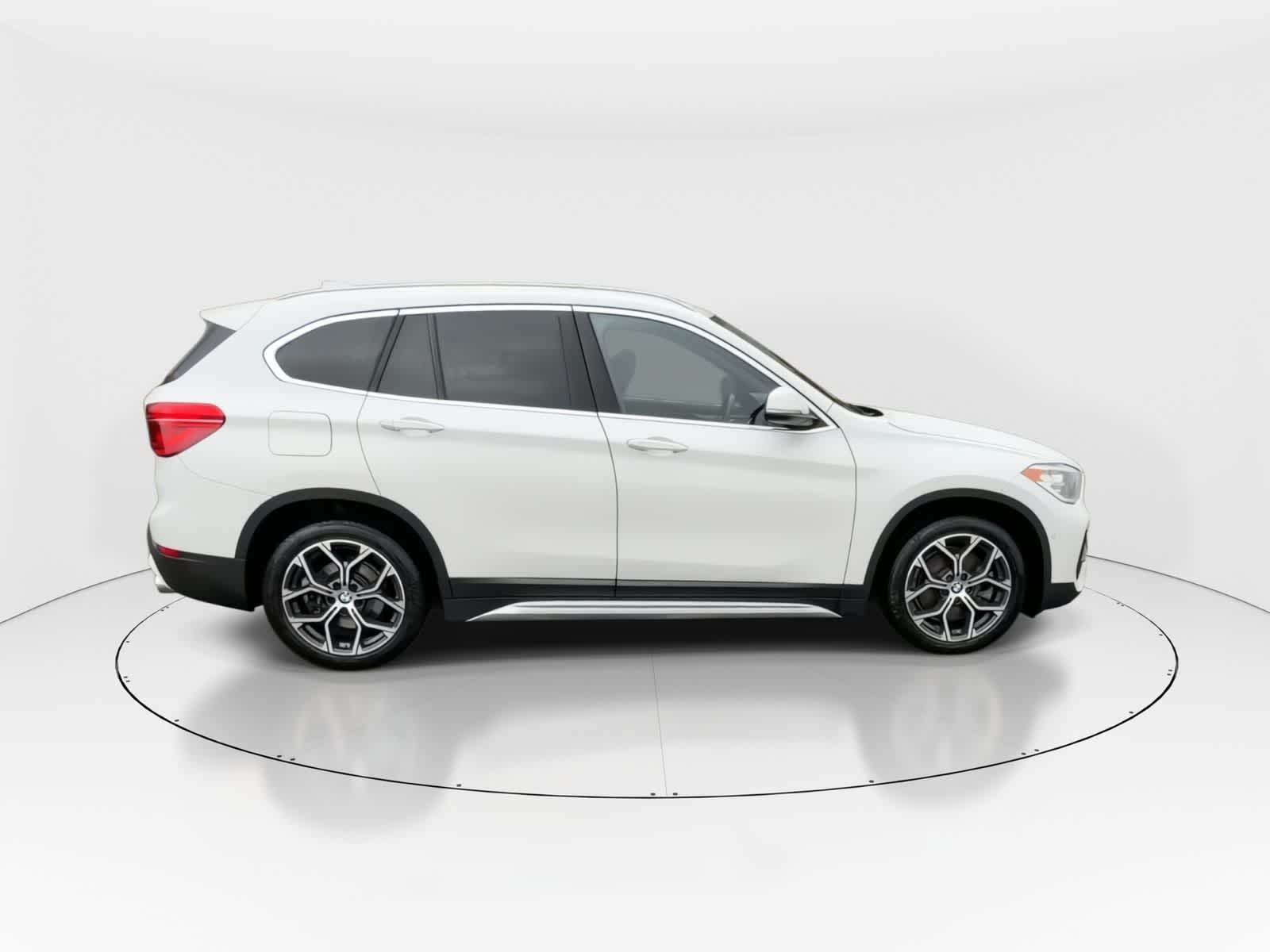Thumbnail: 2021 BMW X1 - 8