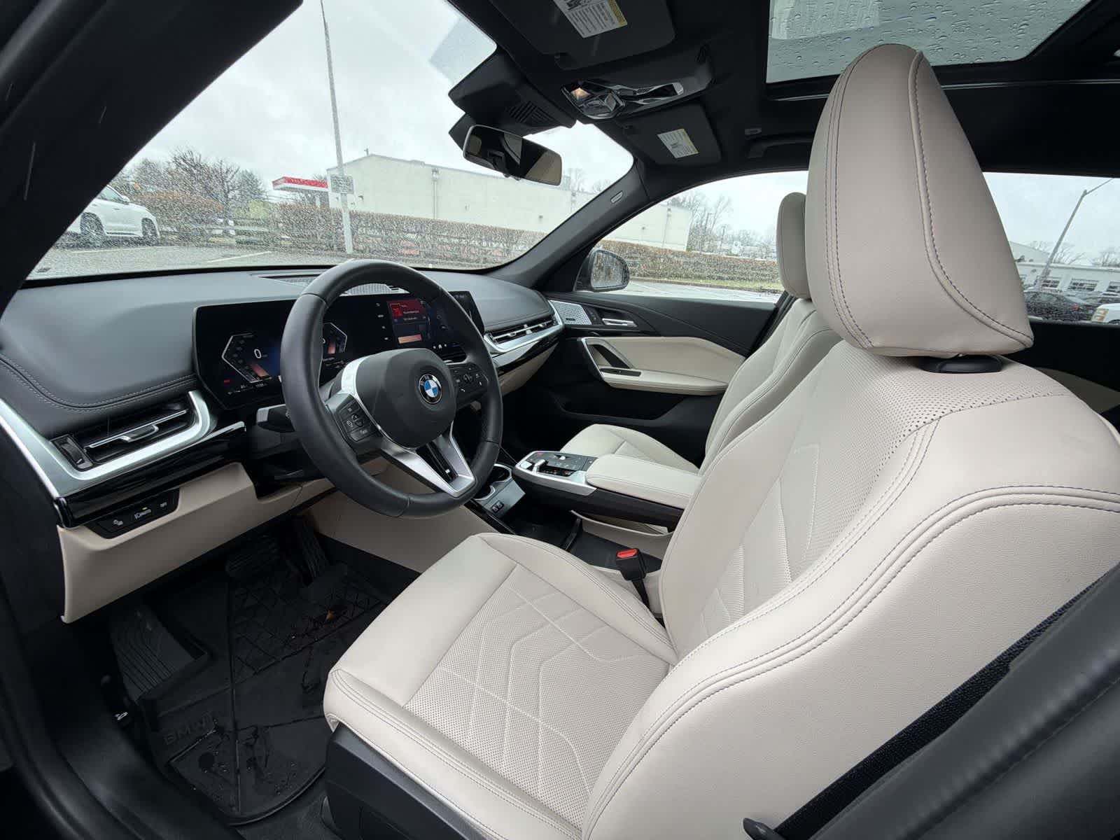 Thumbnail: 2025 BMW X1 - 10