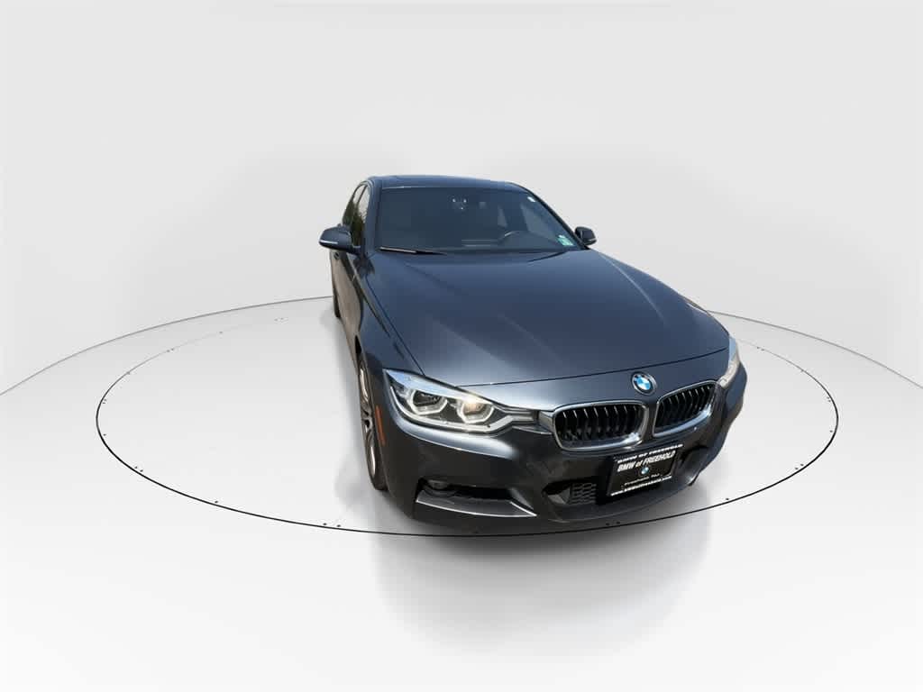 Thumbnail: 2016 BMW 3 Series - 3