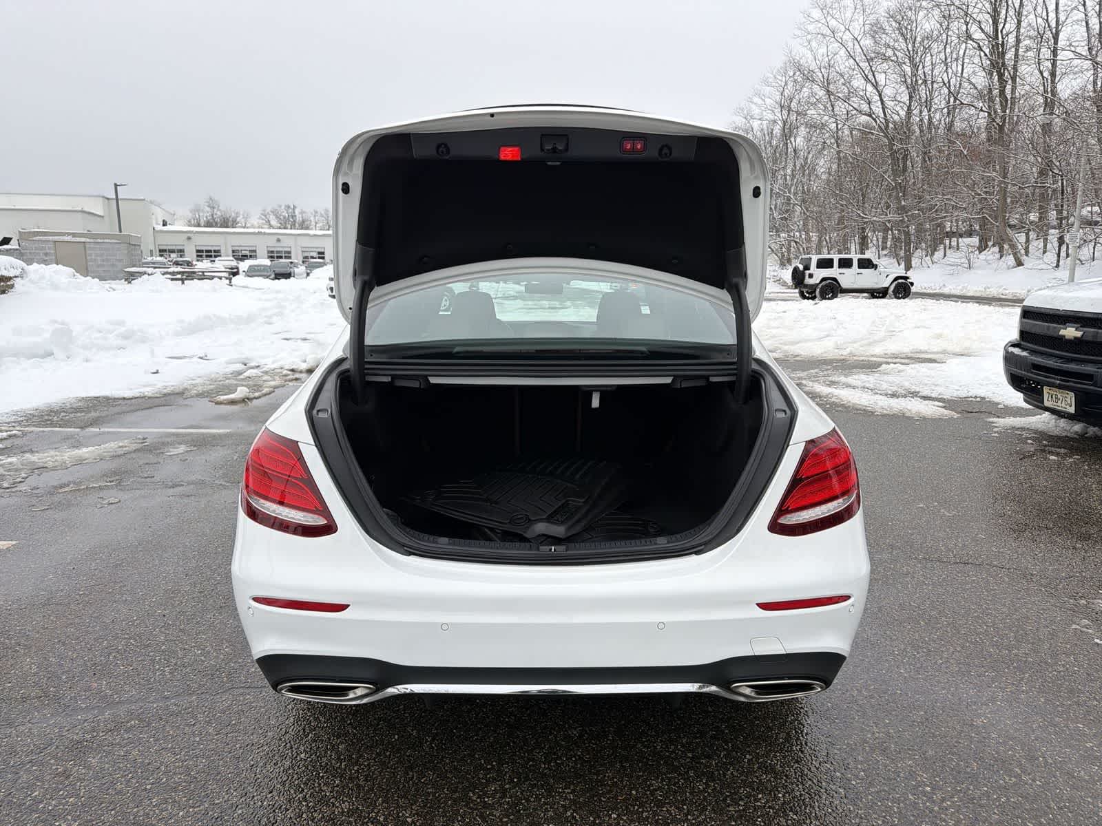 Thumbnail: 2018 Mercedes-Benz E-Class - 27